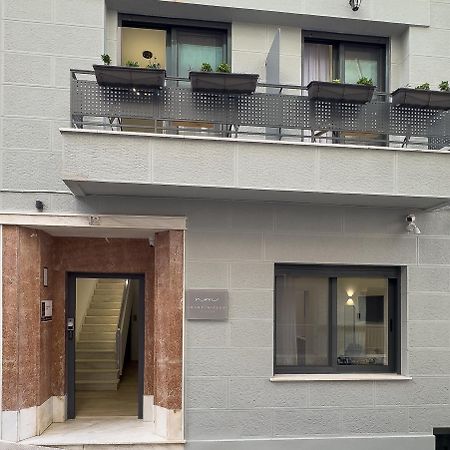 Phaedrus Living: The Nine Muses Clio Apartment Athens Luaran gambar