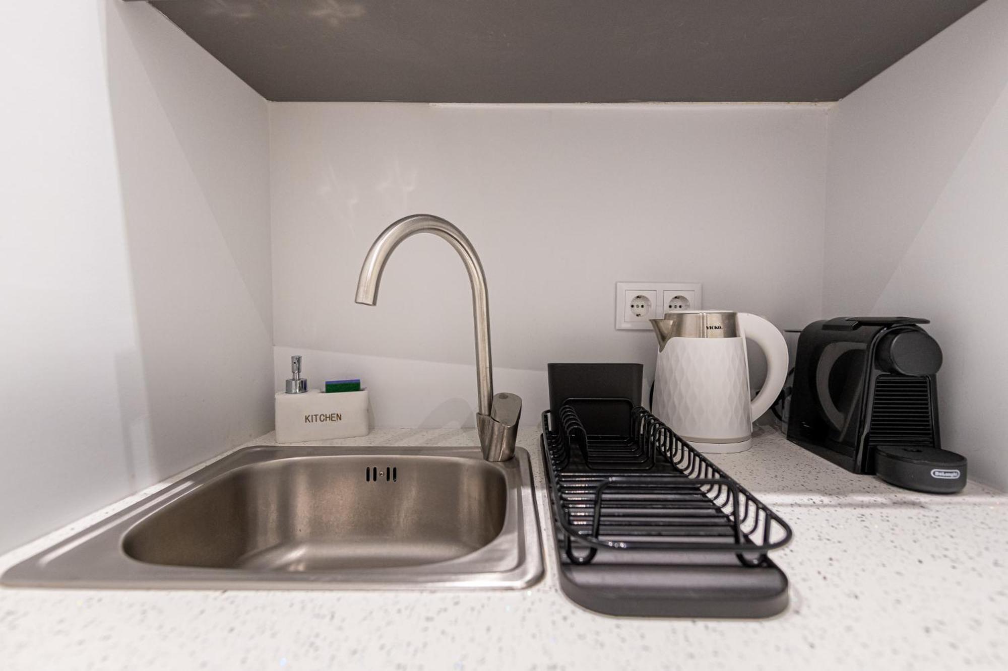 Phaedrus Living: The Nine Muses Clio Apartment Athens Luaran gambar